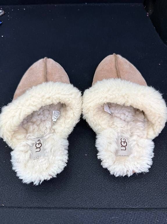 Ugg Scarpe da donna: Hausschuhe UGG Gr.38 – Usato da Zürich venduto da bil_s7tp 1