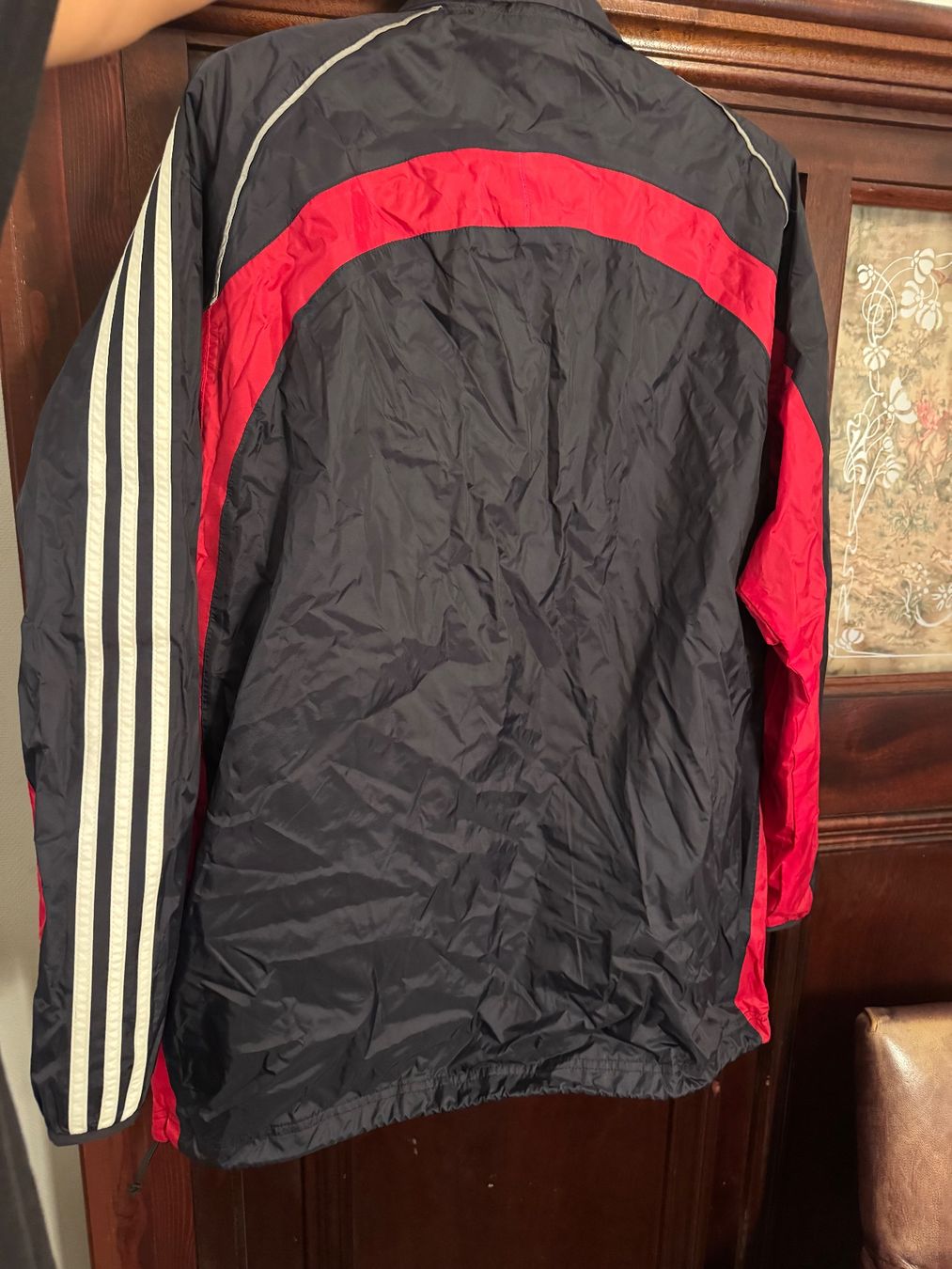 Adidas Giacche: Adidas Jacke mit Kapuze – Usato da Obfelden venduto da cesarina10 2