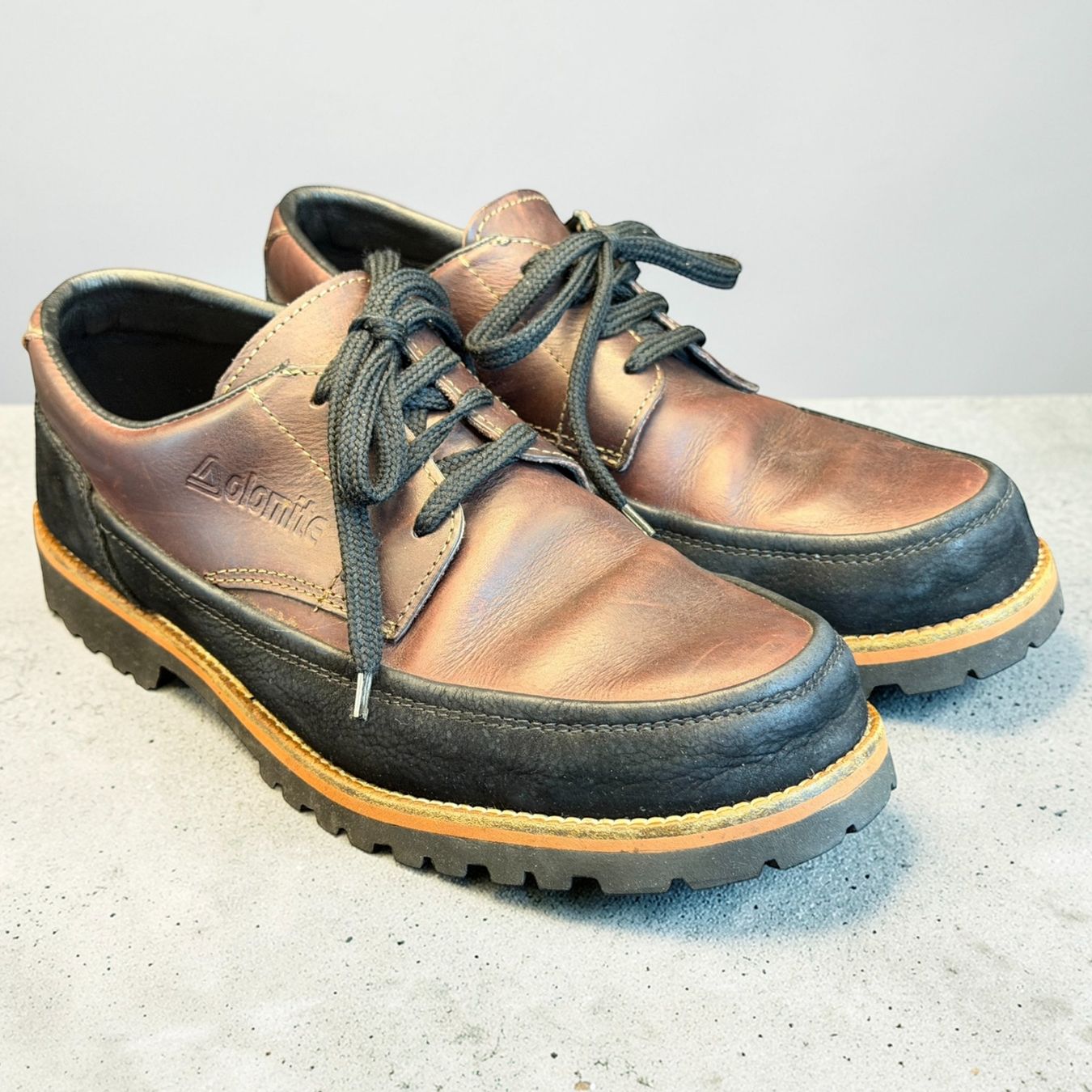 Dolomite Scarpe da uomo: Chaussures DOLOMITE en cuir brun, Pointure 44 – Usato da Morges venduto da vintiques