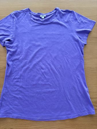 T-shirt donna viola a maniche corte 