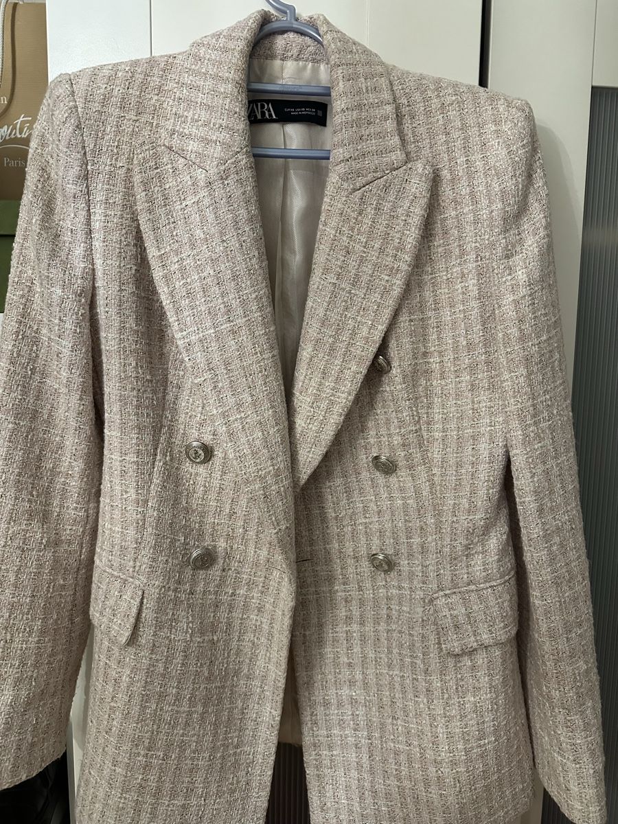 Zara Giacche: ZARA Tweed Blazer in einem Rosè-Ton – Usato da Adlikon b.Regensdf venduto da E.Prov 2