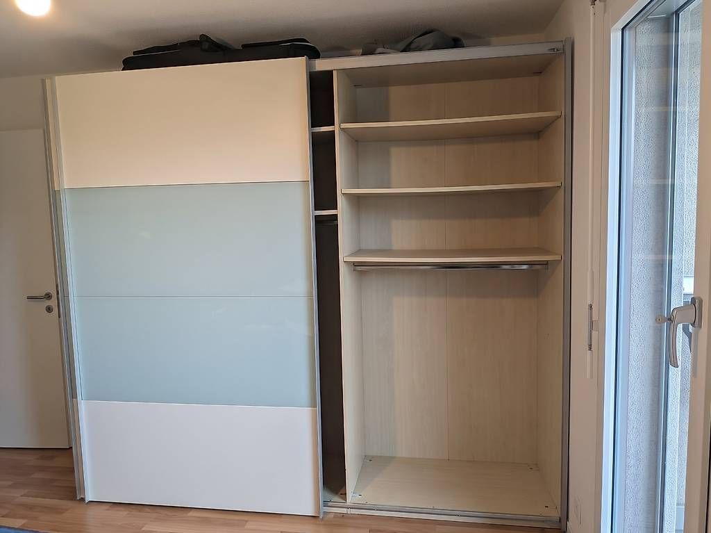 Armadi: kleiderschrank – Usato da horw venduto da Tranes2undso 1