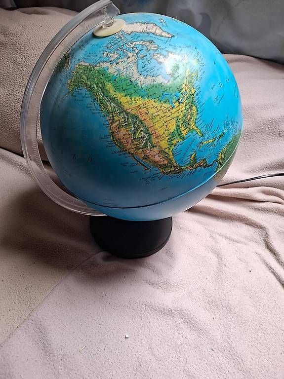 Lampade: Lampada globo map – Usato da Lodrino venduto da CEVIJ