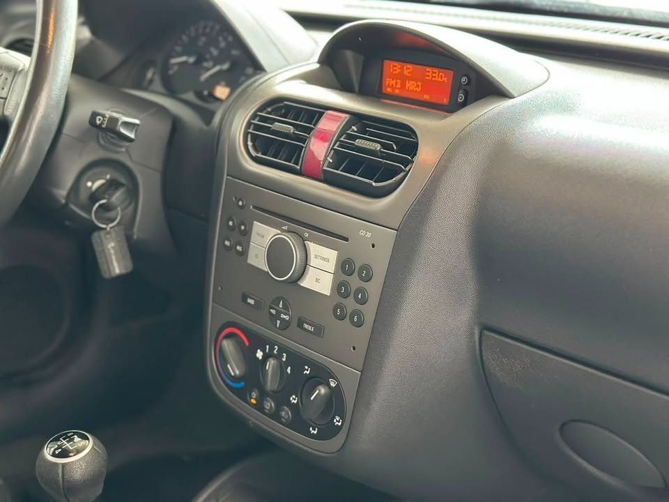 Opel Automobili: Opel Corsa 1.4i – Usato da Aclens venduto da sobacopeludo 8