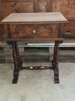 Antiker Tisch/Nähtisch, Nussbaum  od Tanne Massiv, vintage