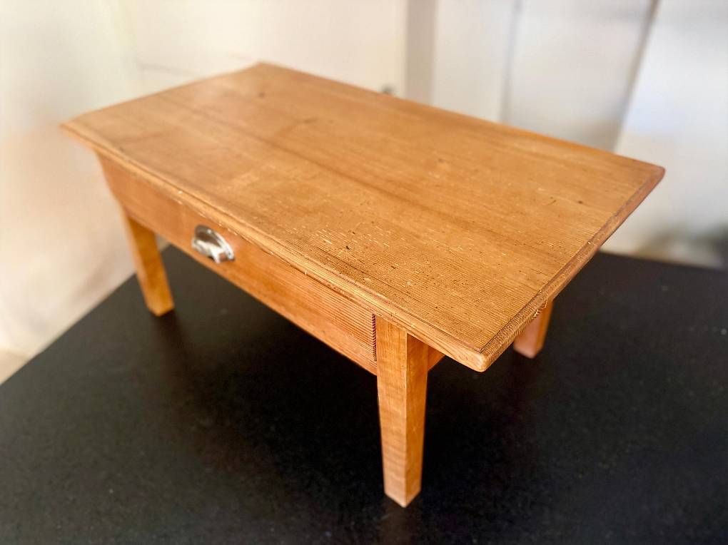 Ikea Tavoli: Massiver Holztisch mit Schublade – Usato da Oberembrach venduto da VickyL 2