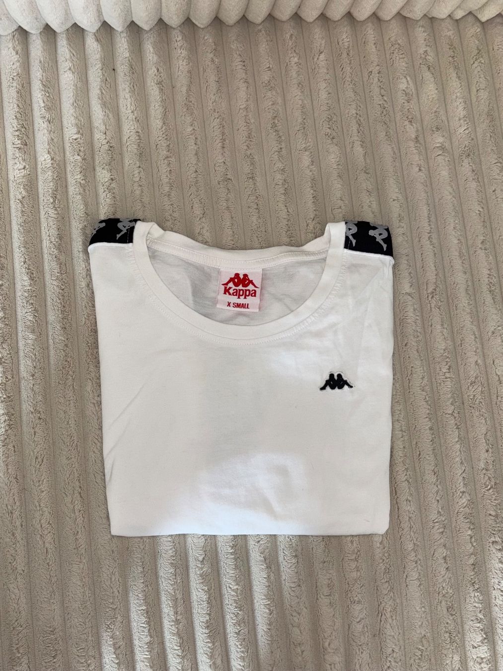 Kappa T-Shirts: KAPPA WHITE LOGO T-SHIRT – Gebraucht aus Zürich von monya99