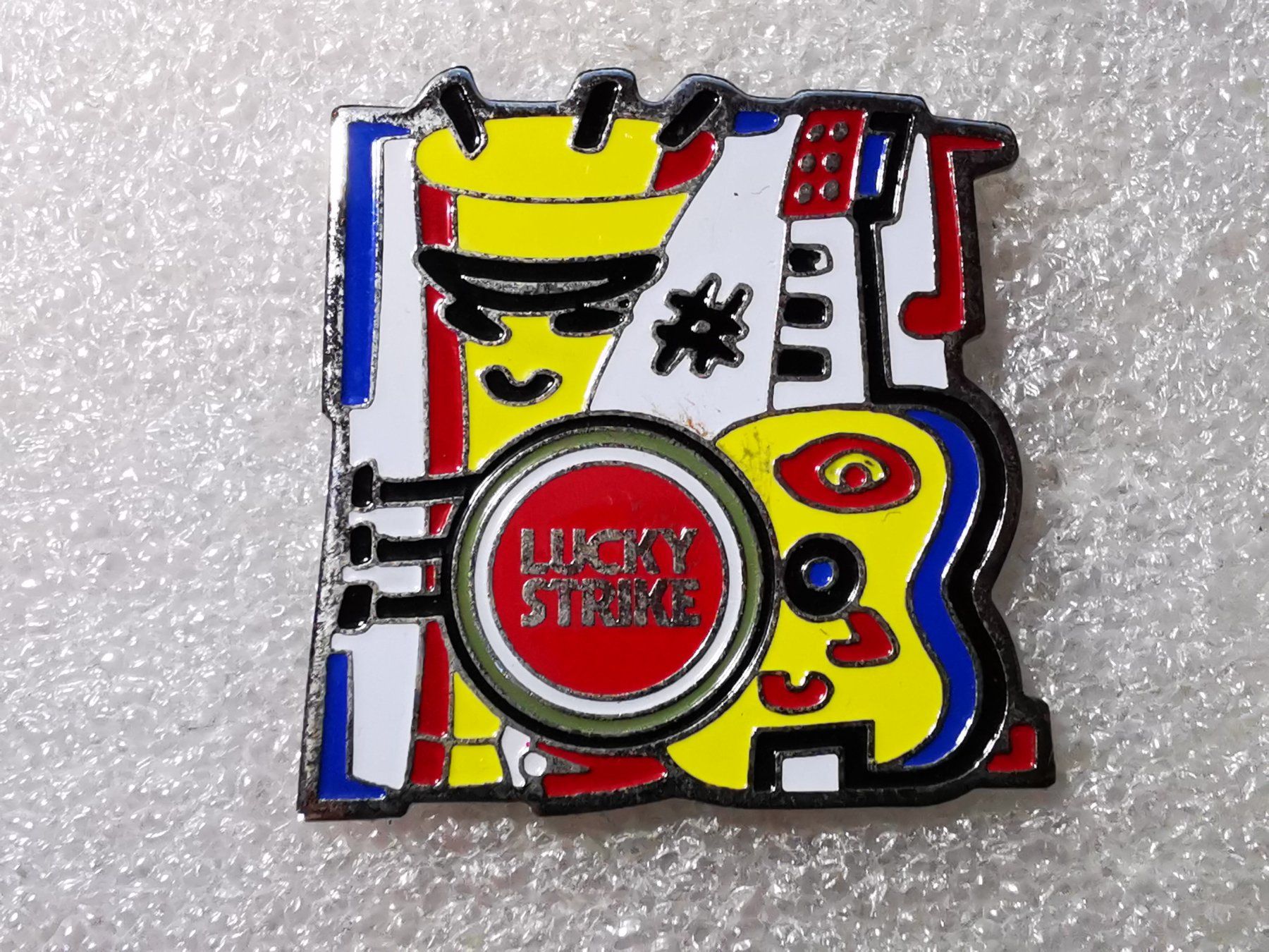 Placchette & Badge: Ansteckpin 36: Lucky Strike – Usato da Oppligen venduto da Pin-Fall-Shop
