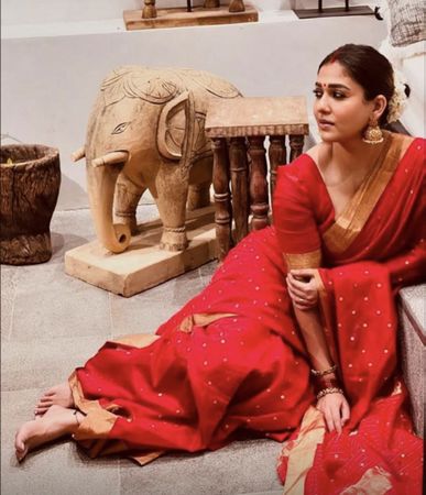 Rote Saree