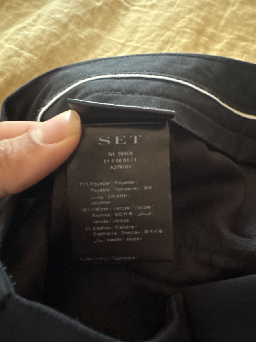Pantalons: Navy Blue Pants – Neuf avec emballage d'origine à Oberhasli par ani_97f7 2