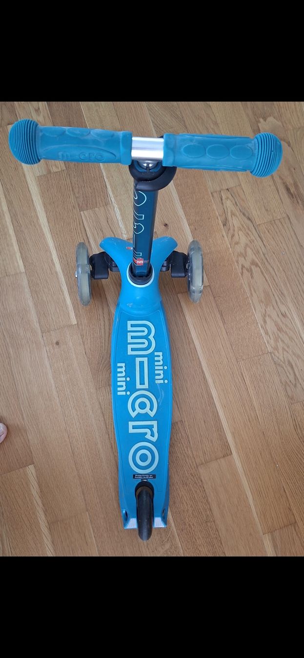 Micro Veicoli per bambini: Kinder Roller & Scooter MICRO Mini Deluxe LED – Usato da Neuenegg venduto da peter15081977 2