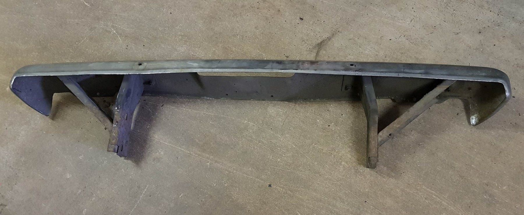 Tutti pezzi di ricambio auto: Stossstange vorne, Mopar A-Body – Usato da Niedergösgen venduto da usc_8qc6 2