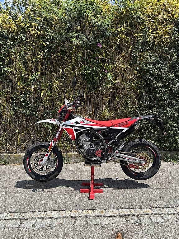 Strada: Fantic Supermoto Competition 125 4T – Usato da Riedholz venduto da Jamie.02 1