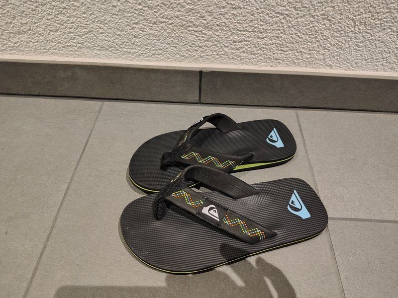 Quiksilver Scarpe per ragazzi: Flip-Flops Gr. 33 – Usato da Oberhofen AG venduto da iitf2020