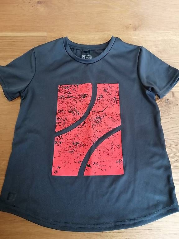 Camicie, T-shirt & Polo: Sport tshirt - Artengo 122-130 – Usato da thalwil venduto da Ray7211