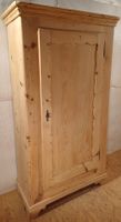 Antiker Tannenholz Schrank