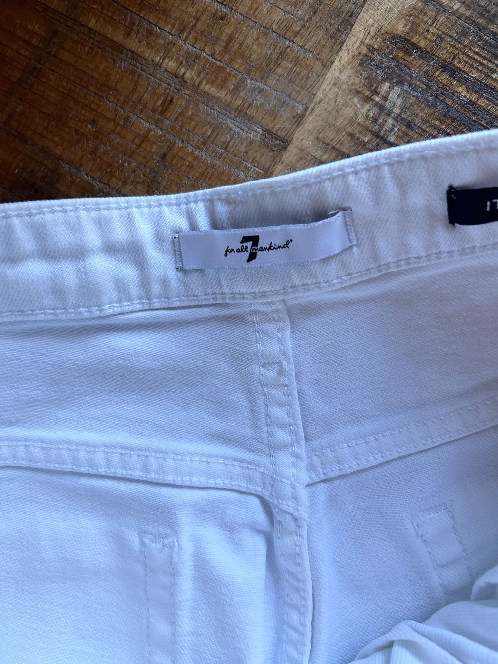 Mankind Jeans: 7forallmankind Jeans Shorts - W28 – Usato da Illnau venduto da Monkky 8