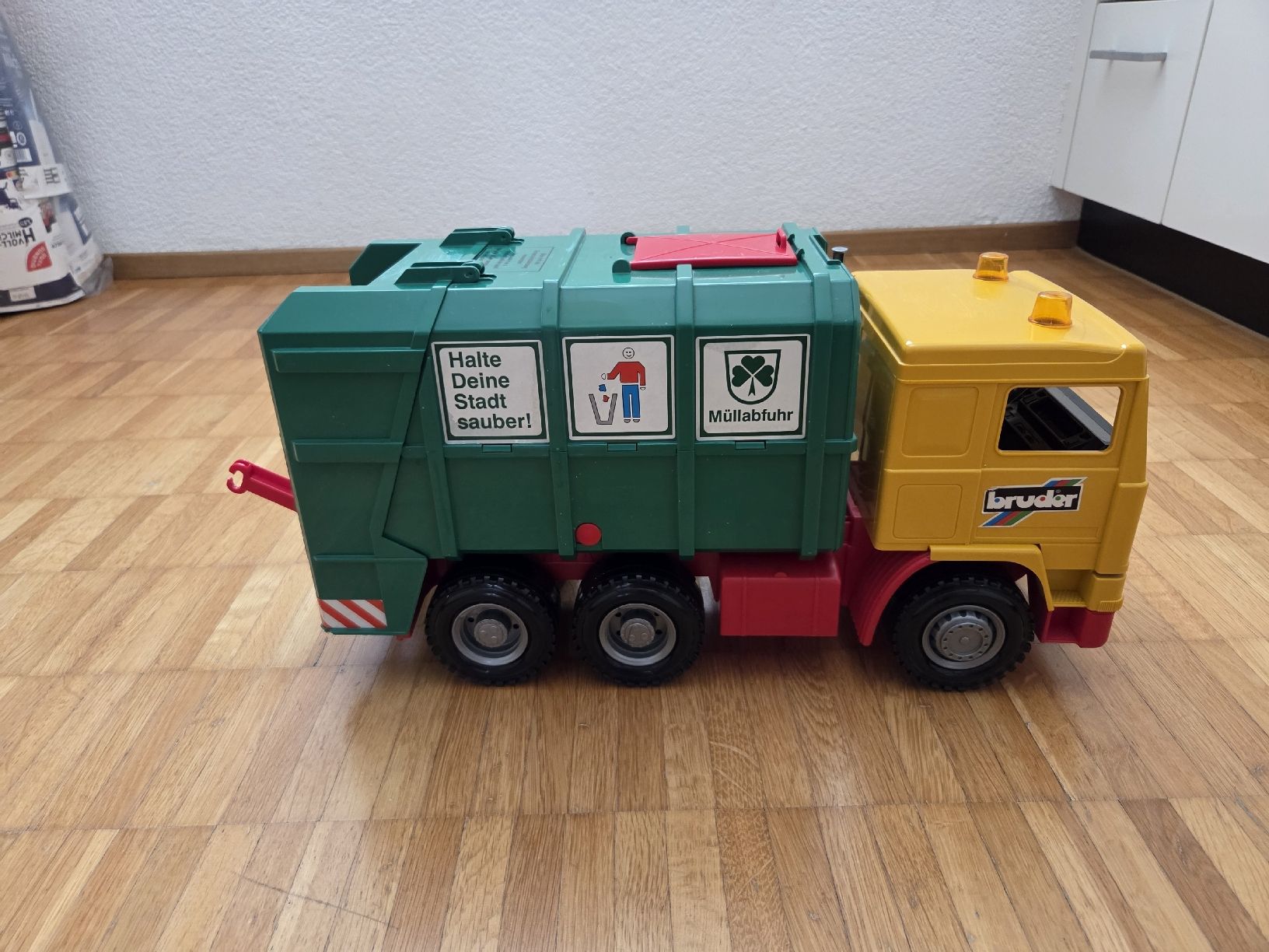Bruder Giocattoli: Bruder Müllabfuhr Volvo – Usato da Scherzingen venduto da jen_l9qh 2