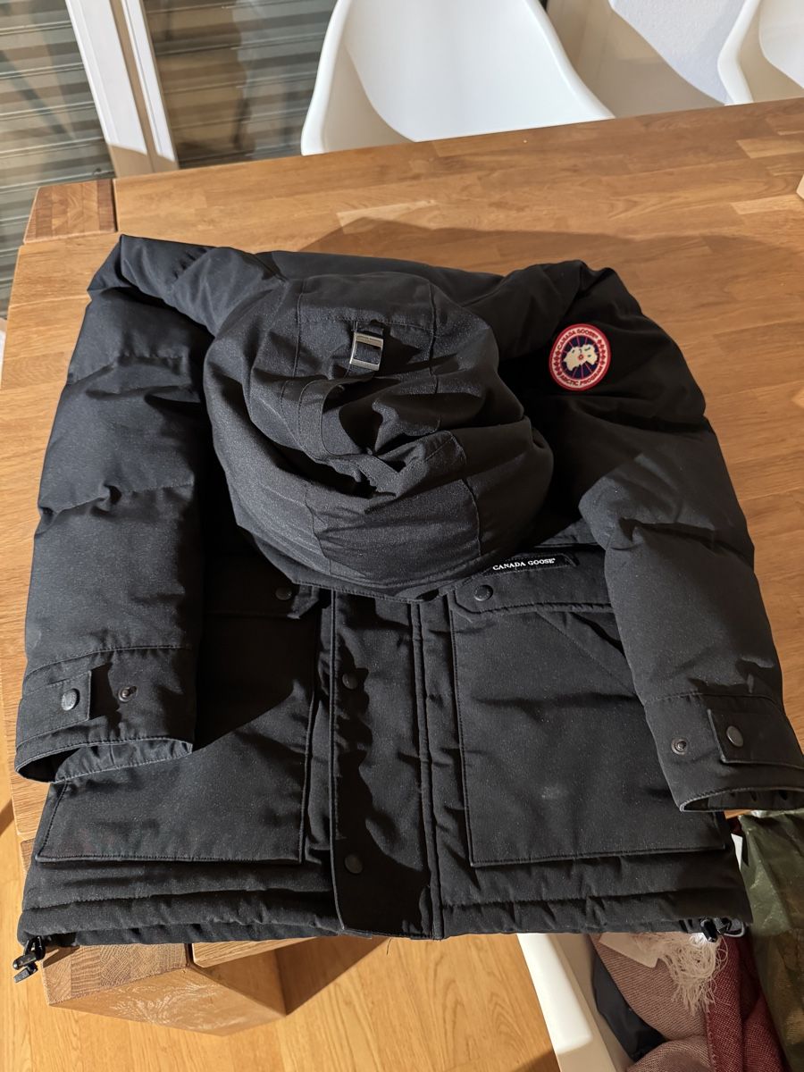 Canada Goose Giacche: Canada Goose Winterjacke Grösse S – Usato da Utzenstorf venduto da Mikaandri 2