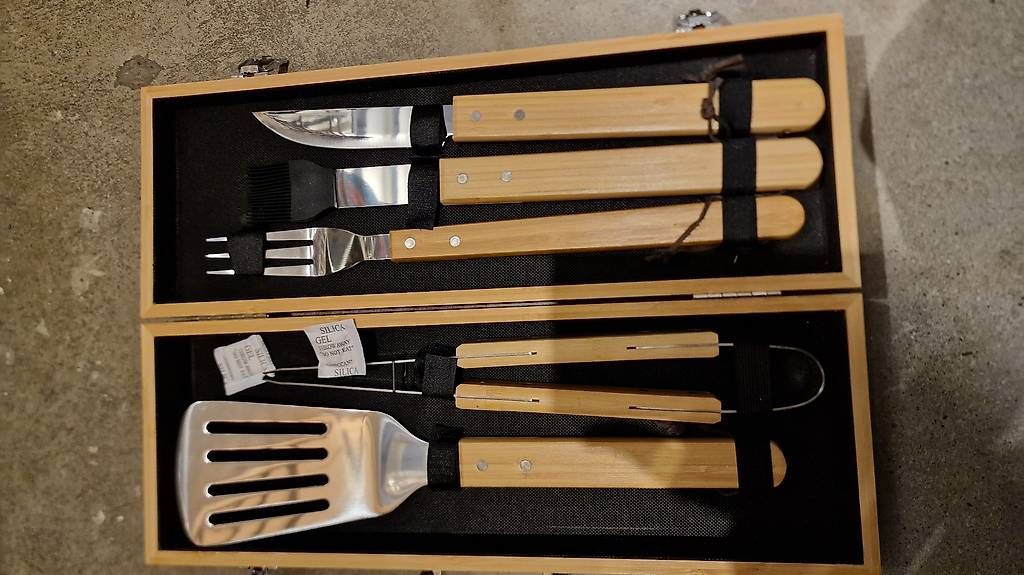 Set de table et chaises: Garten / Balkonmöbeln – D'occasion à Binningen par lunge20