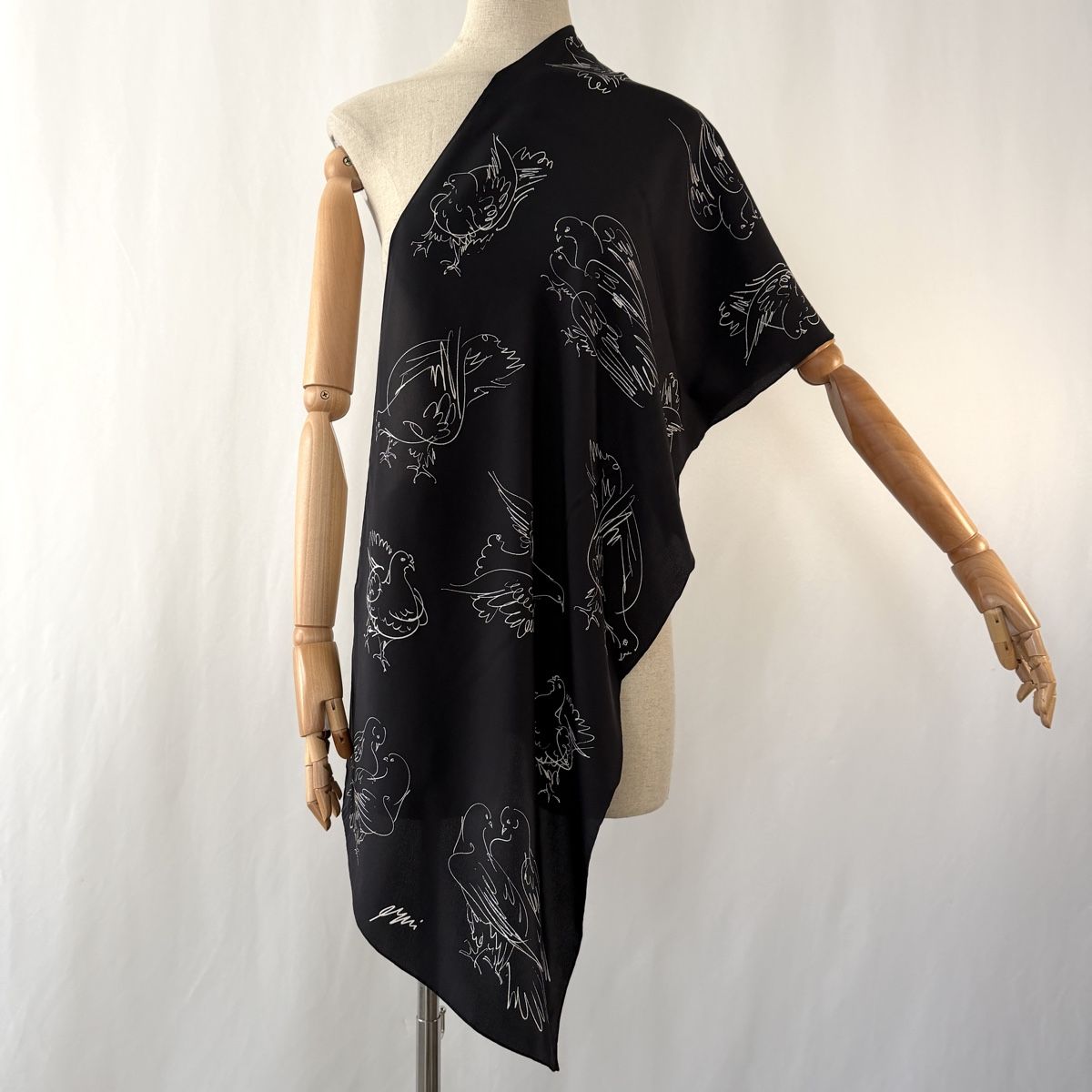 Foulard & Sciarpe: PATRICK STOFFEL Vintage Silk Scarf – Nuovo (secondo la descrizione) da Emmen venduto da Avviivva_Com2023 1