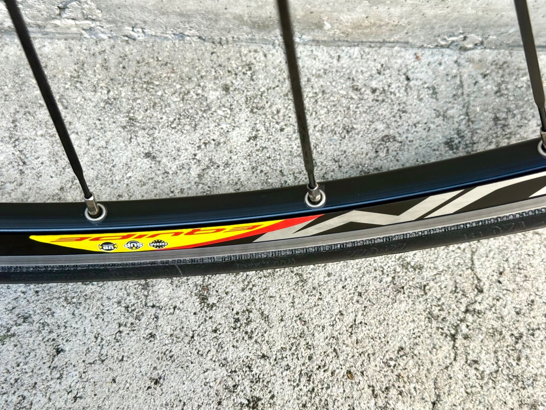 Mavic Pezzi di ricambio: Mavic KSYRIUM EQUIPE Clincher Hinterrad 28" ER TOPZUST. 2607 – Usato da Luzern venduto da bikeandbeltcom 3