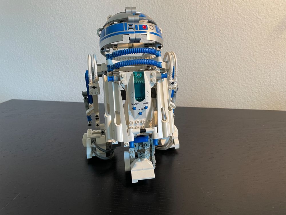 Ab 1.- CHF LEGO, R2D2 Star Wars, 9748 Technic Mindstorms (Gebraucht) in ...