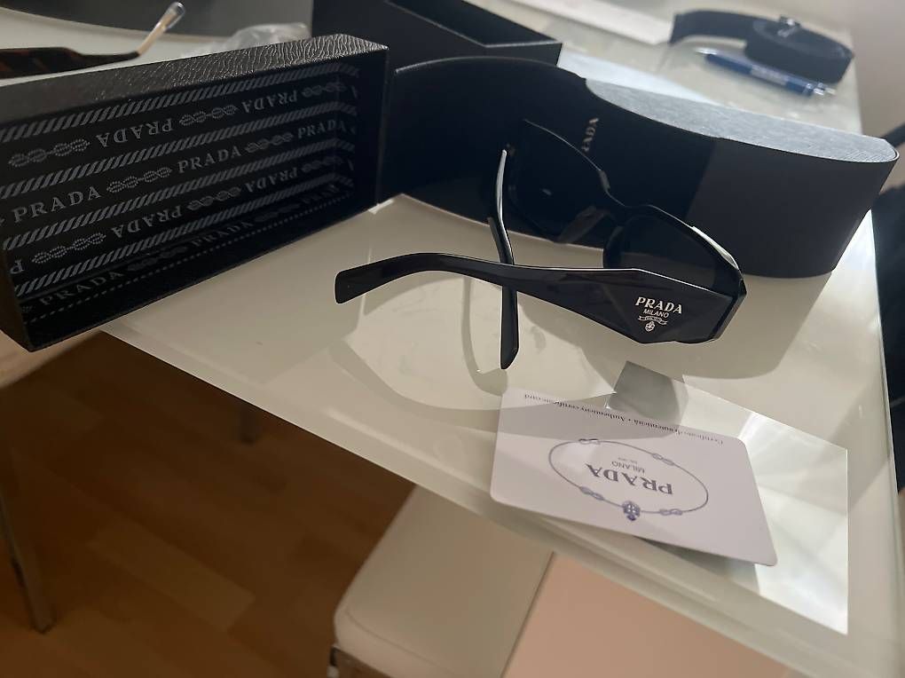 Occhiali & Lenti: Prada Sonnenbrille Damen  – Usato da Zürich venduto da sok_p7zx 1