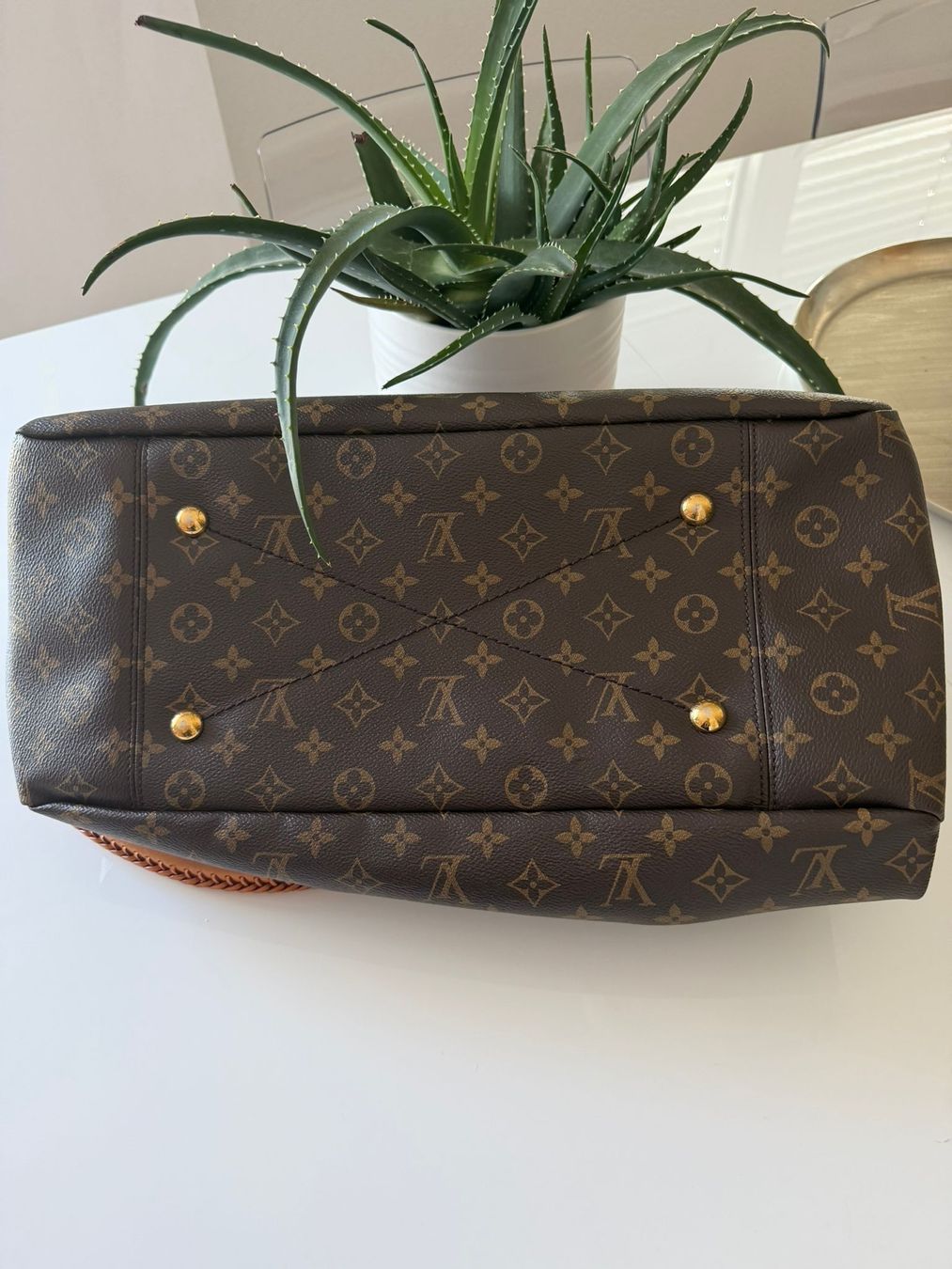 Sacs femmes: Artsy Louis vuitton – D'occasion à Mont-sur-Lausanne par Aerith.FFVII 1