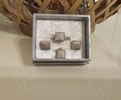 Schmuckset Silber: Ring, Ohrringe, Anhänger, neuwertig.