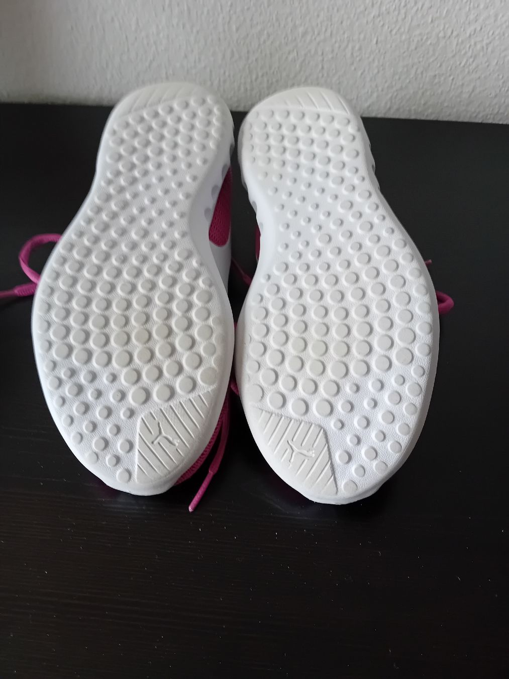 Puma Scarpe da donna: Puma Sneakers, 37 – Usato da Romanshorn venduto da milenva 4