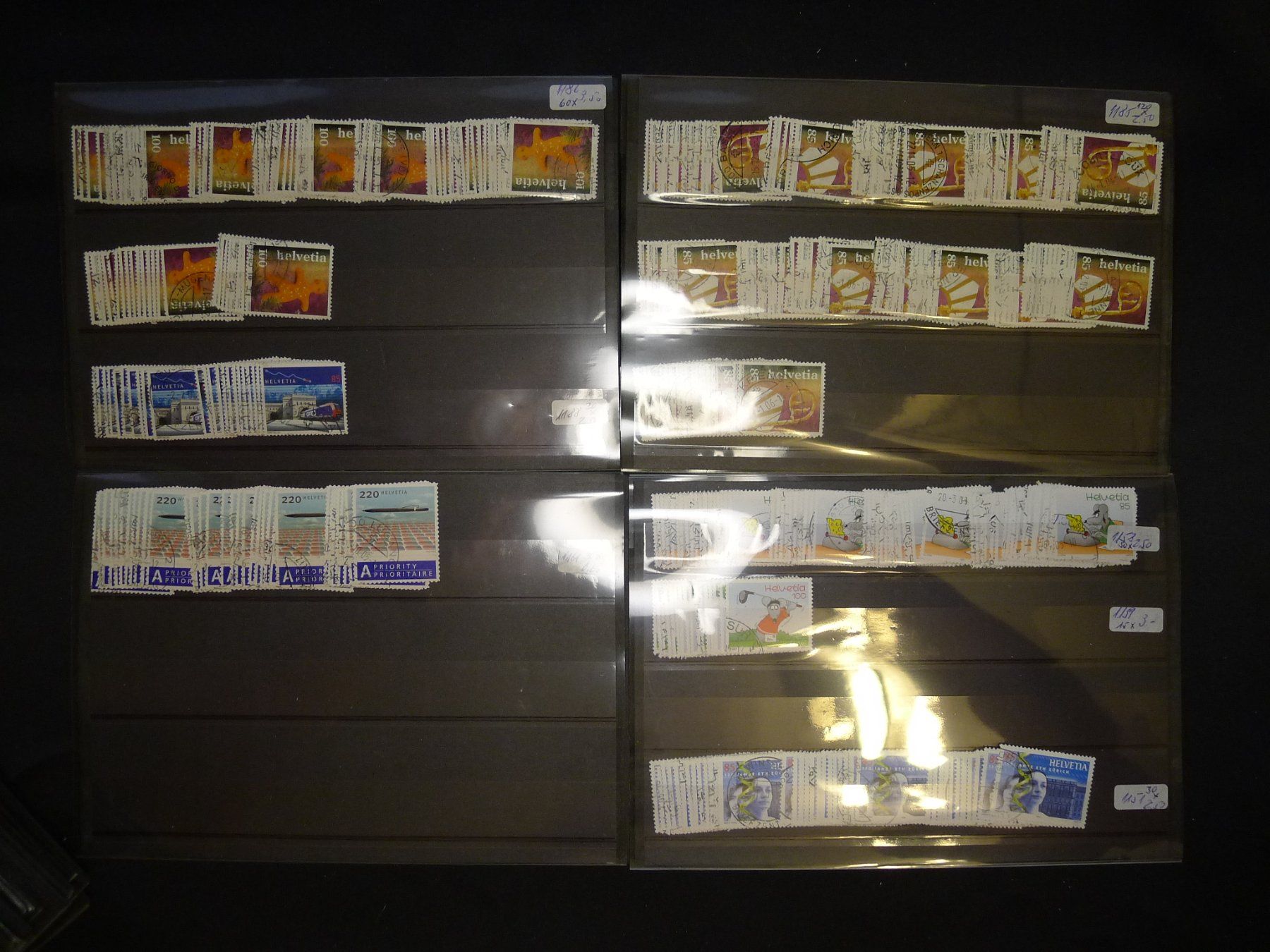 Tutti i francobolli: Schweizer Briefmarken Dubletten auf Steckkarten 2003-2005 – Usato da Dagmersellen venduto da q1w2e3r4 7