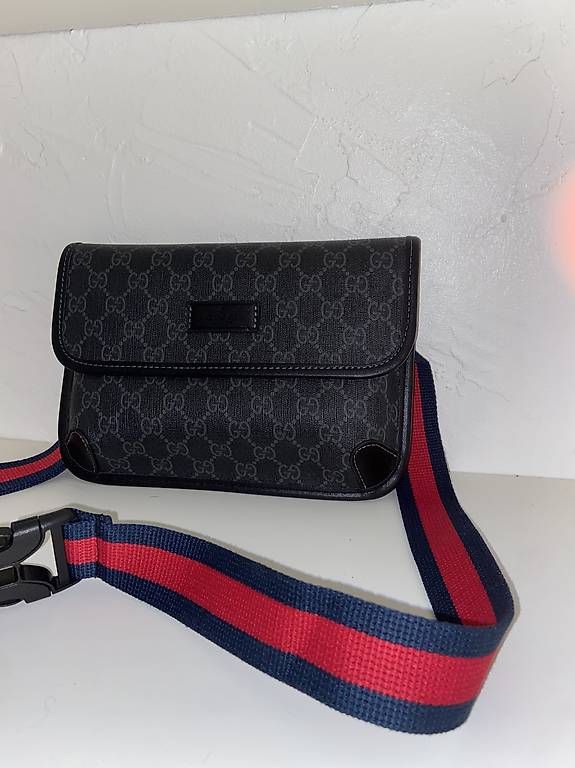 Taschen: Sacoche gucci – Gebraucht aus Basel von dot_wt68