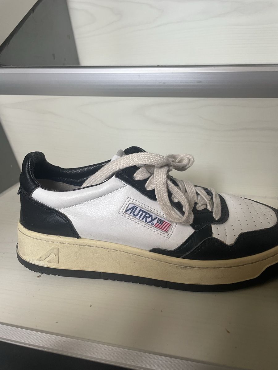 Autry Herrenschuhe: Autry Sneaker Gr. 38, schwarz/weiss – Gebraucht aus Zürich von tiiina4 5