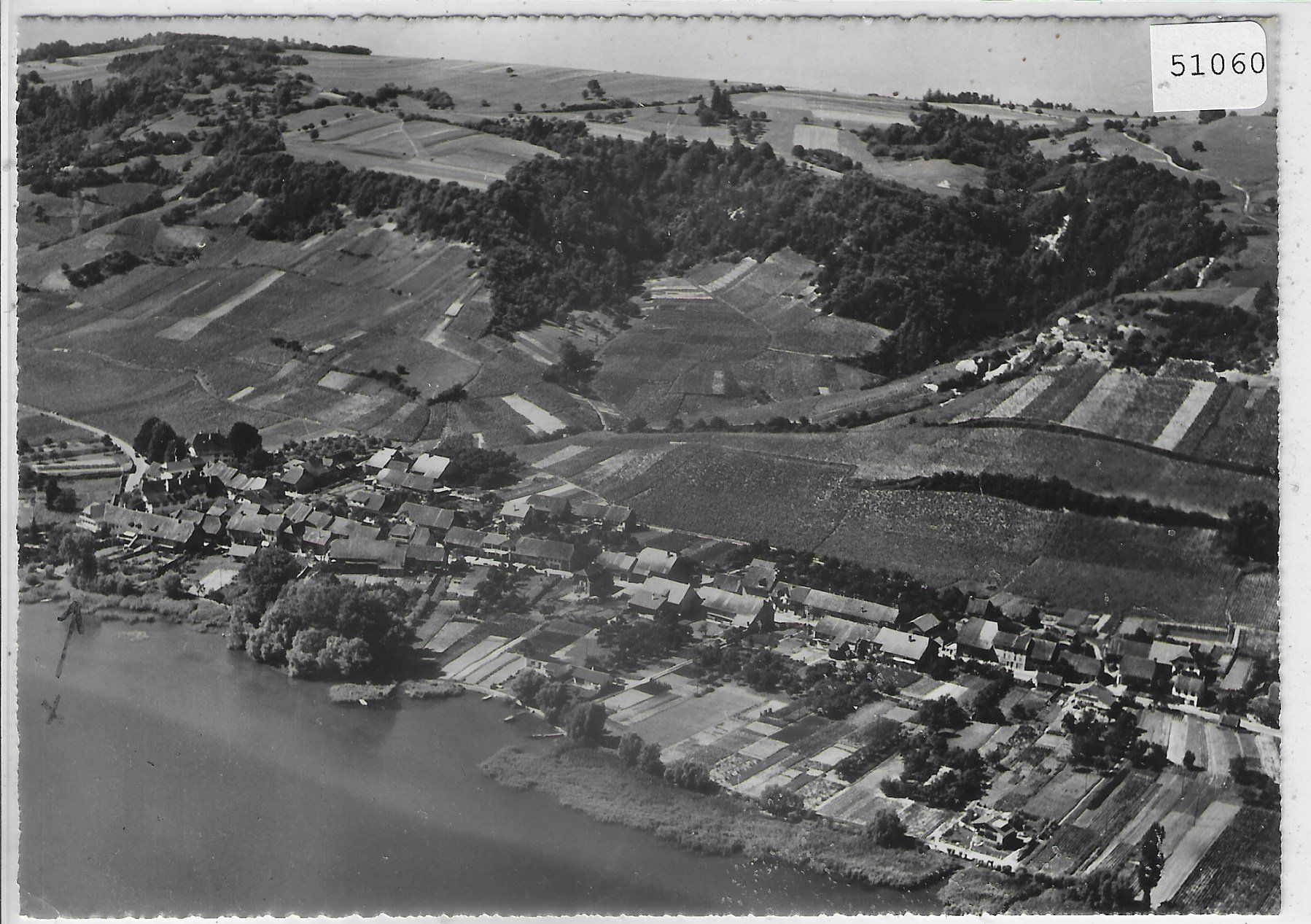Cartoline postali: Praz (Vully Fr.) Vue aerienne – Usato da Ettingen venduto da Kartenplanet