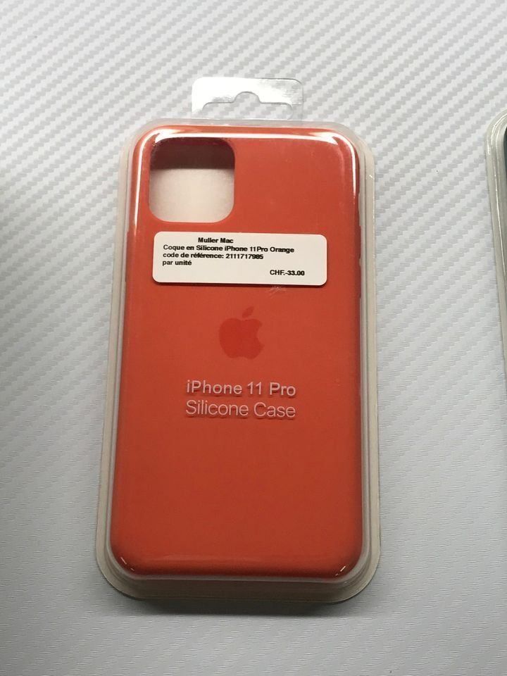 Apple Handys / Smartphones: Silikonhülle iPhone 11 Pro – Neu und originalverpackt aus Zug von OrturMullerMac