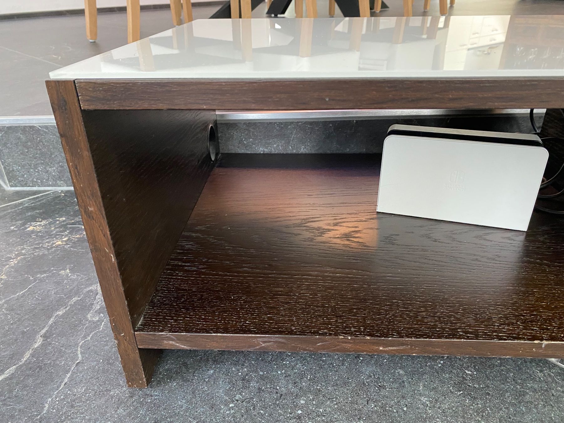 Mobili TV: Lowboard / TV-Möbel aus Holz, Glasabdeckung – Usato da Speicherschwendi venduto da ChHW 1