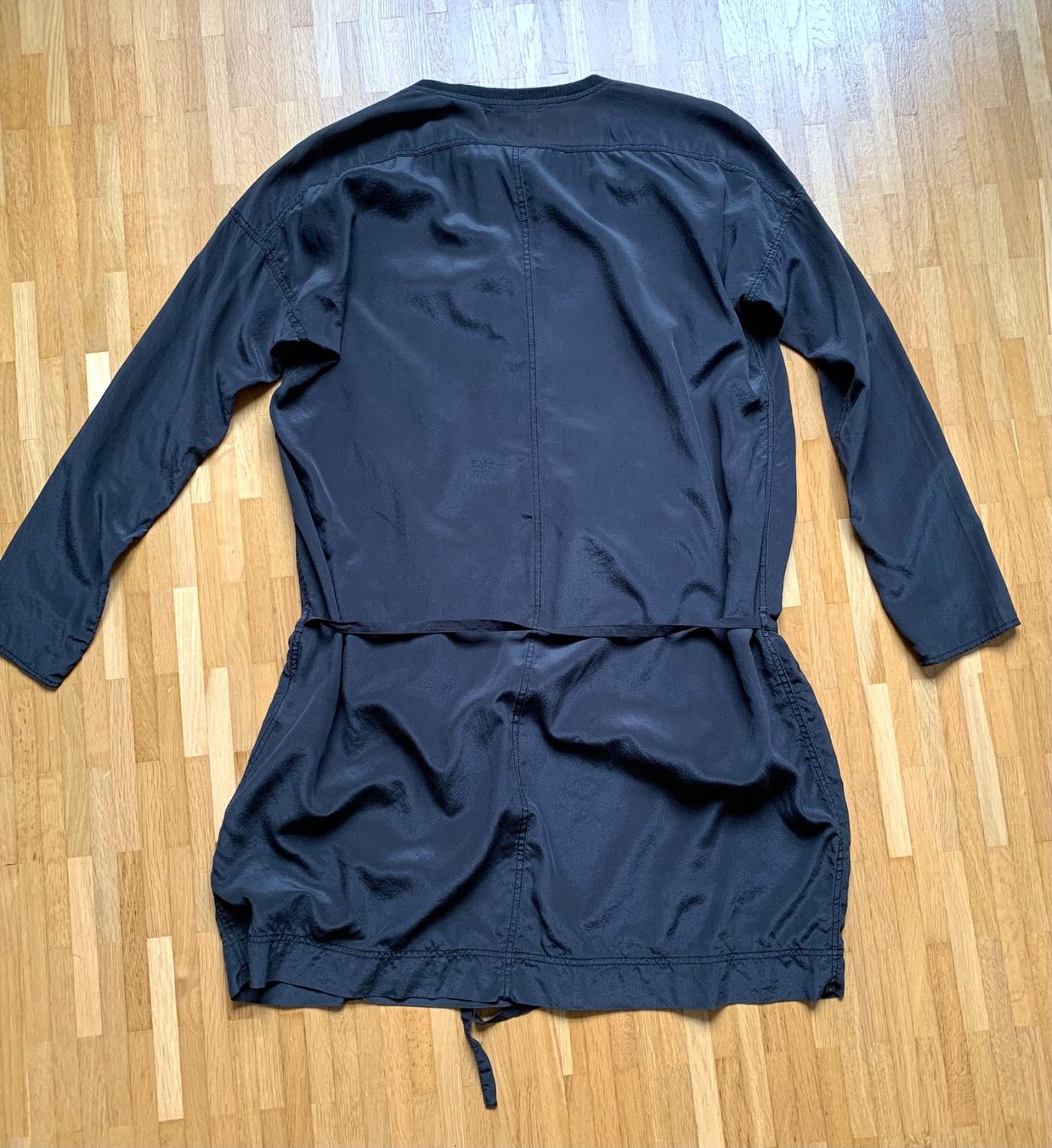 Tuniques: LAST CHANCE | Pas de Calais black silk tunic – D'occasion à Basel par gladghost 2