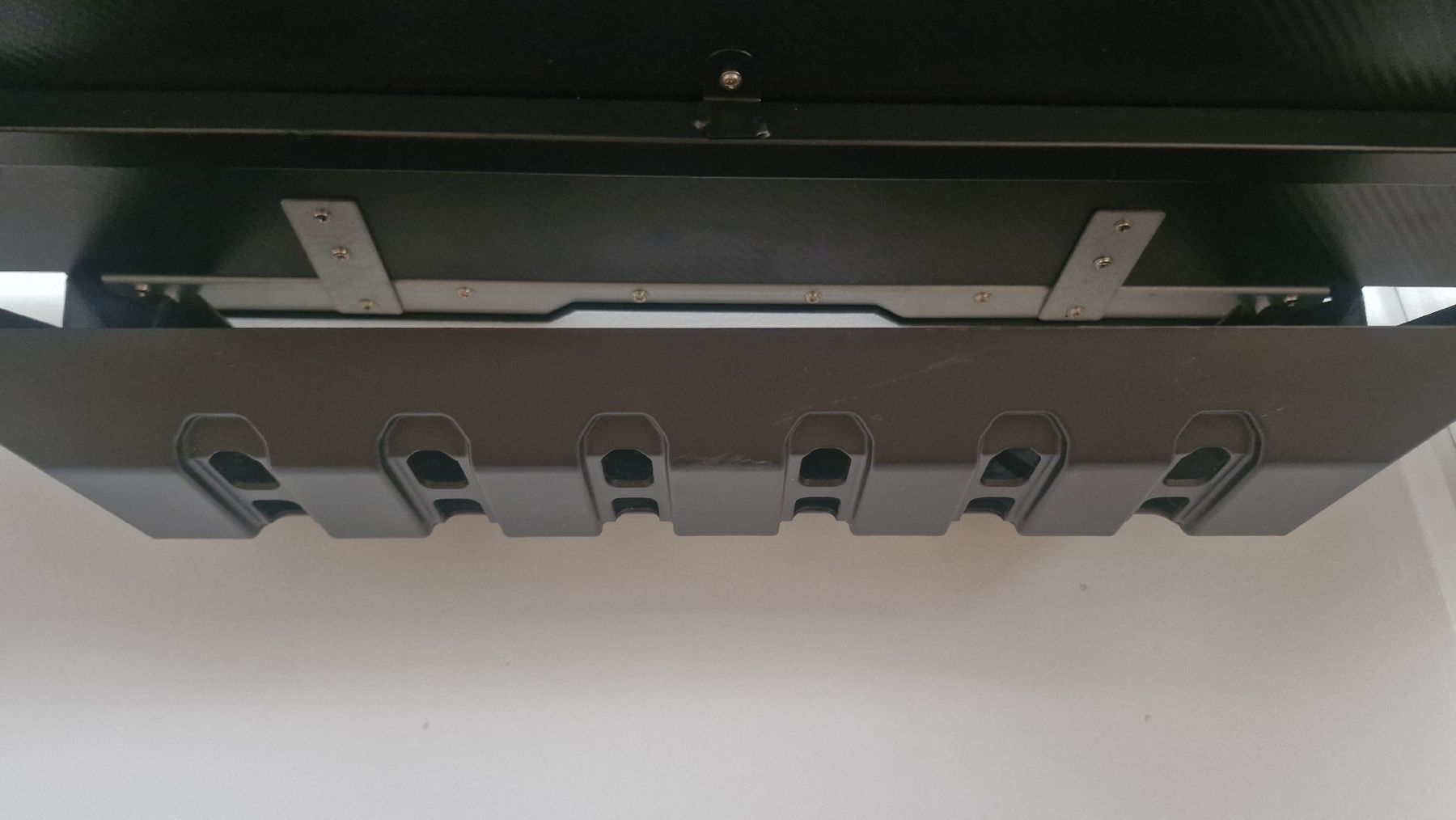 Schreibtische: Gaming Tisch schwarz mit LED Beleuchtung – Gebraucht aus Heerbrugg von bry_cb2f 3