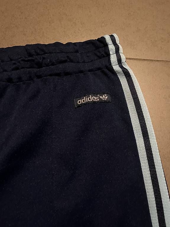 Hosen: Vintage Adidas Trainerhose – Gebraucht aus Zürich von SUPERNERD 2