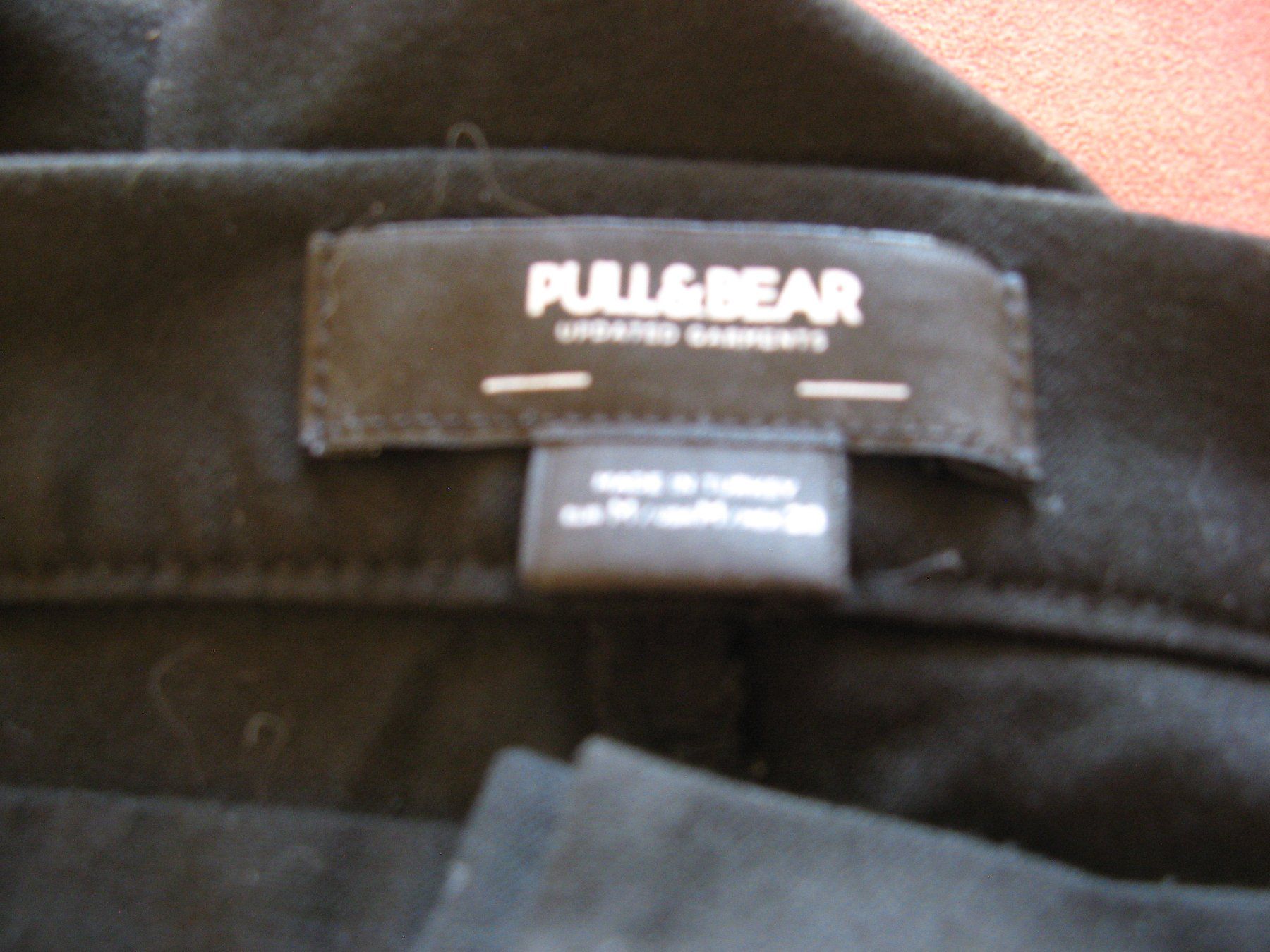 Pull&Bear Pantaloni: Hose schwarz Pull & Bear Gr. M – Usato da Zürich venduto da apil 6