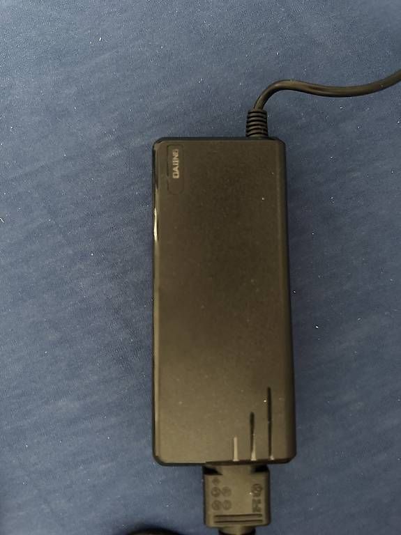 Ladegeräte: Dajing AC Adapter / Netzteil mit Schweizer Stecker – Gebraucht aus Reinach BL von j_7fjs