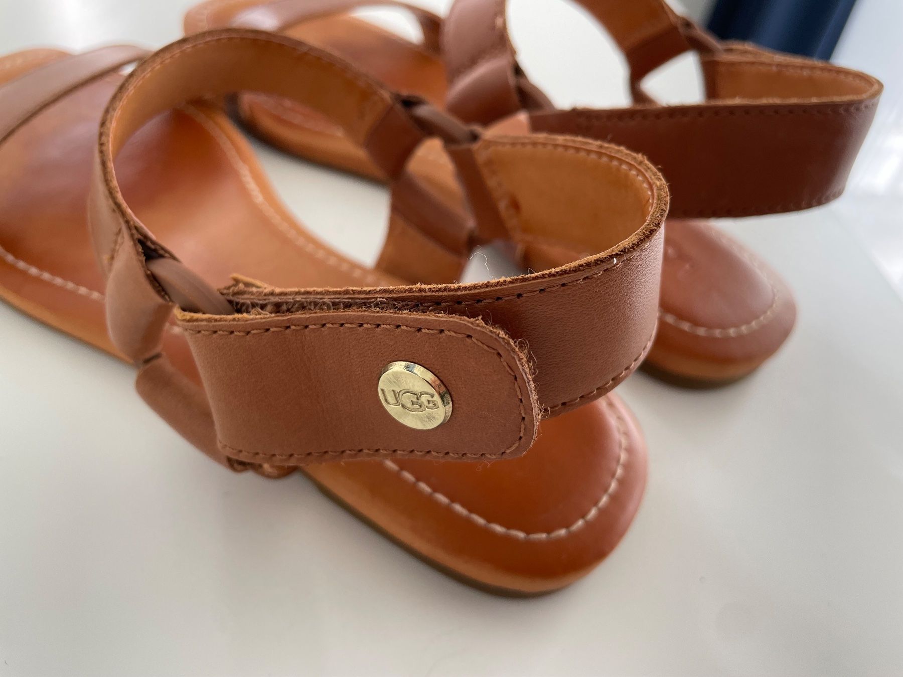 Ugg Scarpe da donna: Damensandalen UGG Grösse 39 – Usato da St. Gallen venduto da rap_wm5l 4