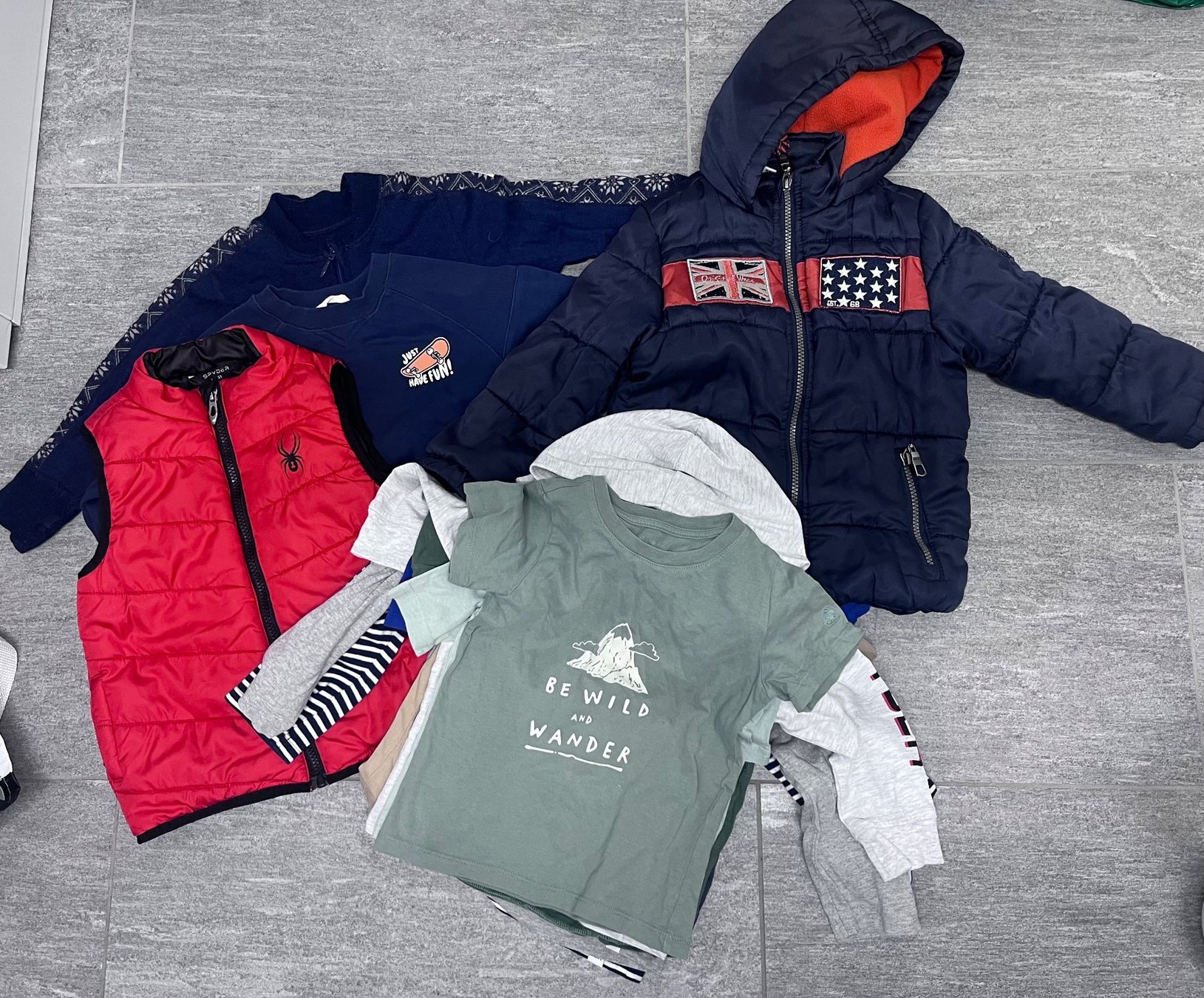 Lotti & Set di vestiti: Pakete : Junge - Gr 98-104 – Usato da Rüschlikon venduto da vamartuci