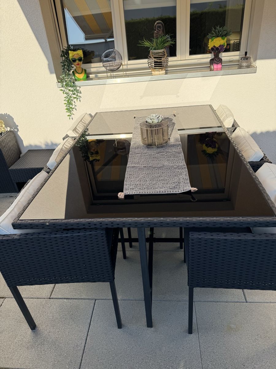 Set di tavolo e panche: Tisch inkl. 6 Stühle und 3 Hocker – Usato da Pratteln venduto da Lenny17 2