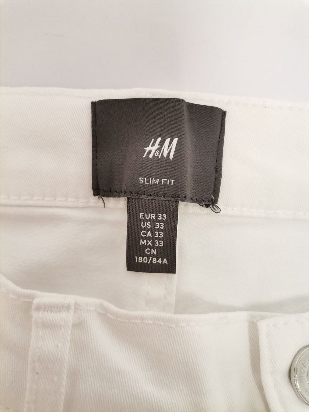 H&M Pantaloni: H&M Herren Shorts Weiss – Usato da Schaffhausen venduto da Restwert_SH 5