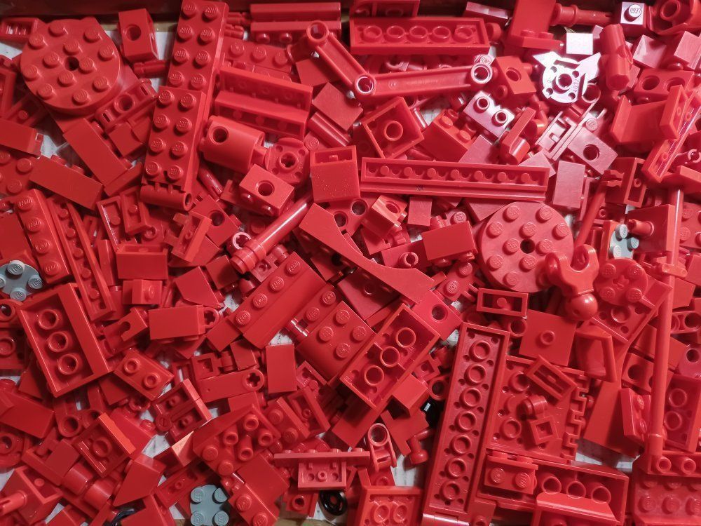 Lego Kit di costruzioni: Lego Technic 300 Rote Kleinteile -P41 – Usato da Morges venduto da cardeman61