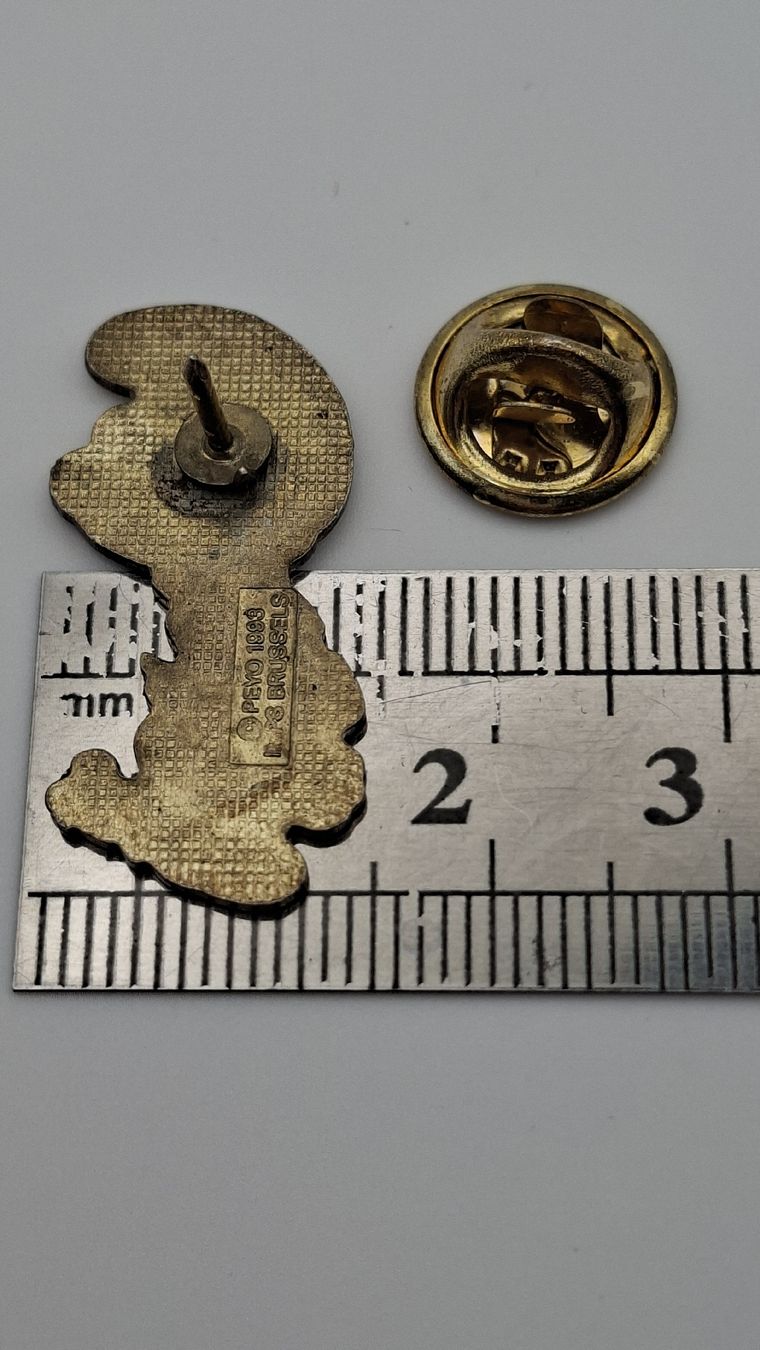 Plaquettes & Badges: Pin Schlumpf  – D'occasion à Kriens par Wolly85 1