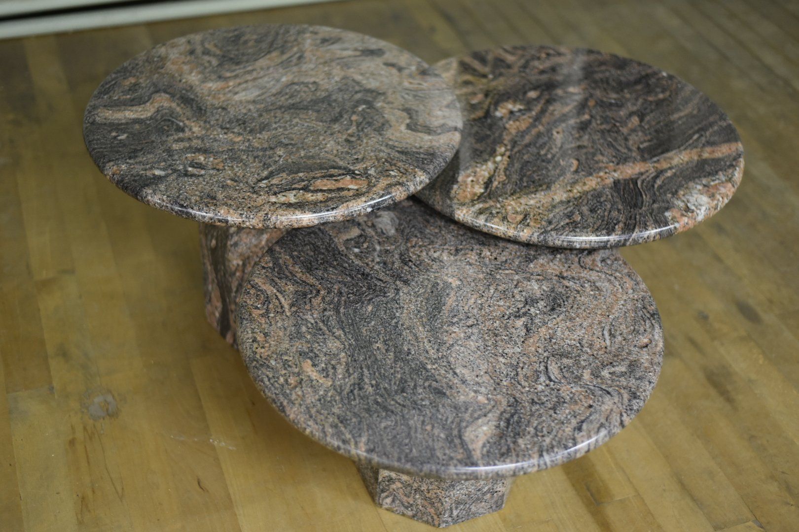 Tavoli: Couchtische aus Granit – Usato da Lichtensteig venduto da UsedIN 7