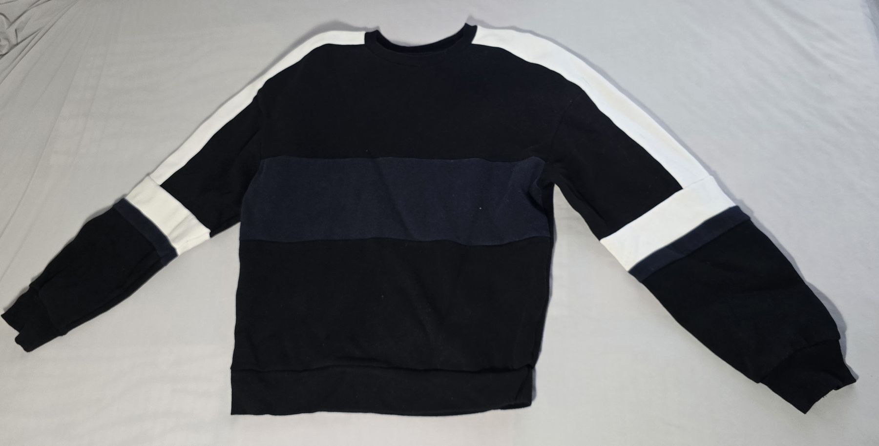 Pullover & Sweatshirts: Männer Pullover schwarz weiss gestreift Grösse XS – Neu (gemäss Beschreibung) aus Basel von gin_77cv